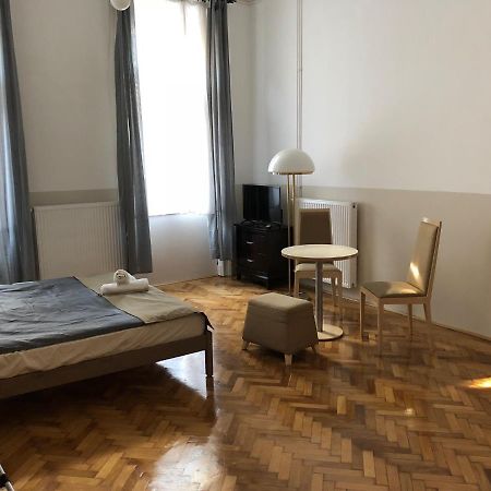 Downtown Apartment บูดาเปสต์ ภายนอก รูปภาพ
